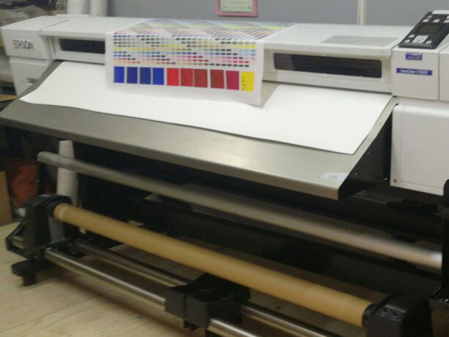 Logo, merchandising.abadiapublicidad.Marjoreyesf,banderas corporativas.Chile